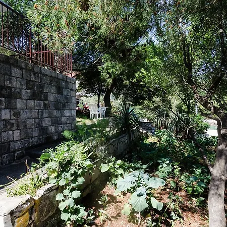 Christina בית נופש *